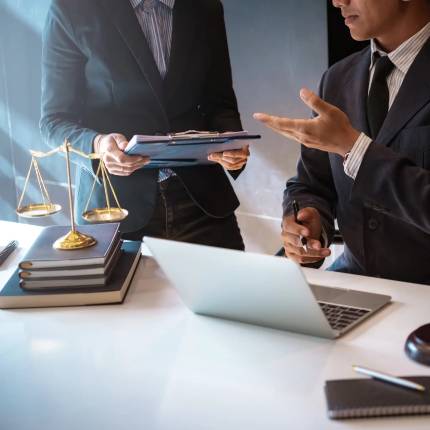 What Qualities Define The Best Corporate Law Firm in Delhi